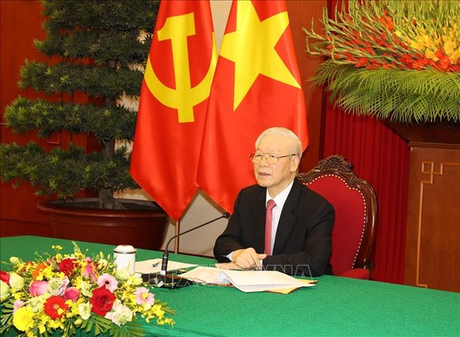 Photo: General Secretary Nguyen Phu Trong holds phone talks with Chinese leader Xi Jinping. VNA Photo: Trí Dũng