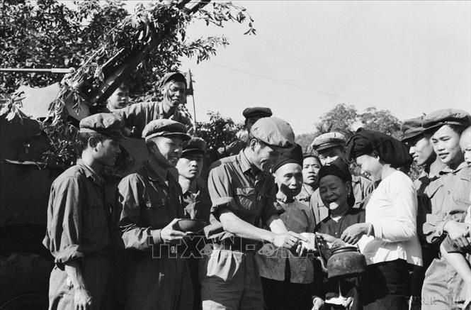 Năm 1972, liên quân Việt – Lào thực hiện thắng lợi chiến dịch phòng ngự cánh đồng Chum – Xiengkhouang – Muang Soui, bảo vệ vững chắc địa bàn chiến lược của cách mạng Lào. Ảnh: Lương Nghĩa Dũng –TTXVN