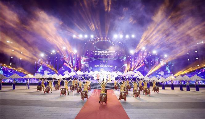 Màn trống hội trong lễ khai mạc du lịch biển Sầm Sơn 2024. Ảnh: Hoa Mai - TTXVN