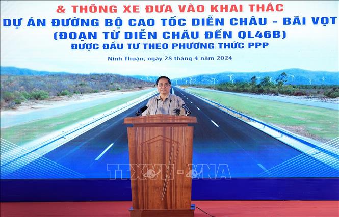 Thủ tướng Phạm Minh Chính phát biểu tại lễ khánh thành dự án cao tốc đoạn Cam Lâm - Vĩnh Hảo, tại điểm cầu Ninh Thuận. Ảnh: Dương Giang-TTXVN