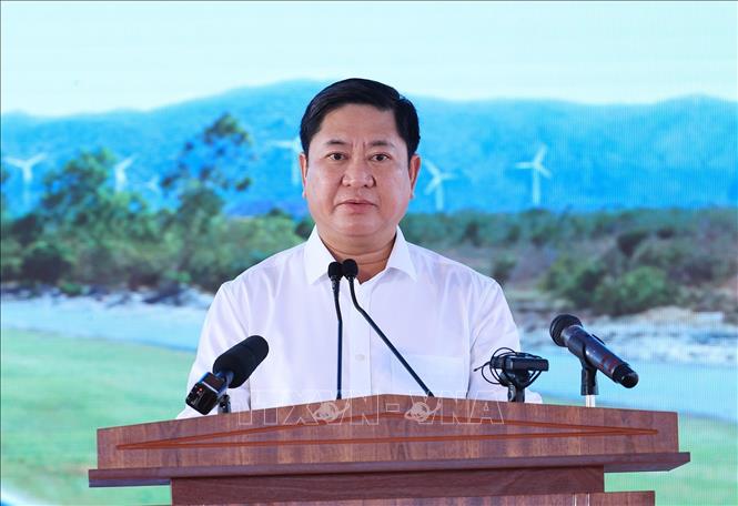 Chủ tịch UBND tỉnh Ninh Thuận Trần Quốc Nam phát biểu. Ảnh: Dương Giang-TTXVN 
