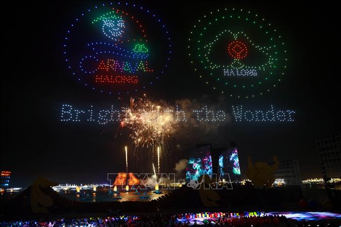 Màn trình diễn Drone light xếp hình đầy ấn tượng tại lễ khai mạc Carnaval Hạ Long. Ảnh: Đức Hiếu - TTXVN